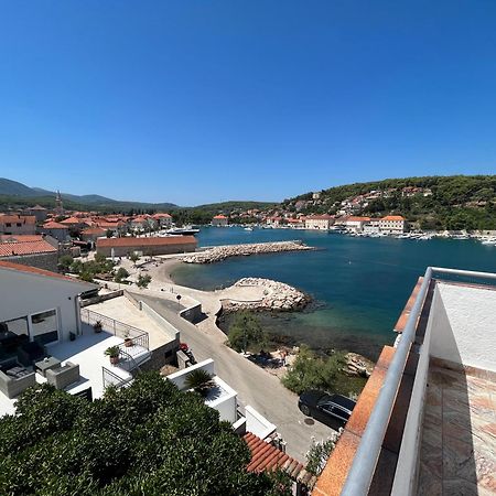 Apartments Peronja Jelsa Seafront מראה חיצוני תמונה