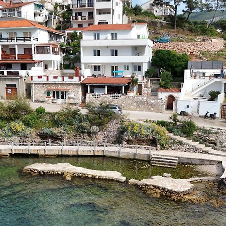 Apartments Peronja Jelsa Seafront מראה חיצוני תמונה