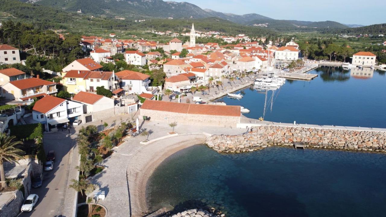 Apartments Peronja Jelsa Seafront מראה חיצוני תמונה