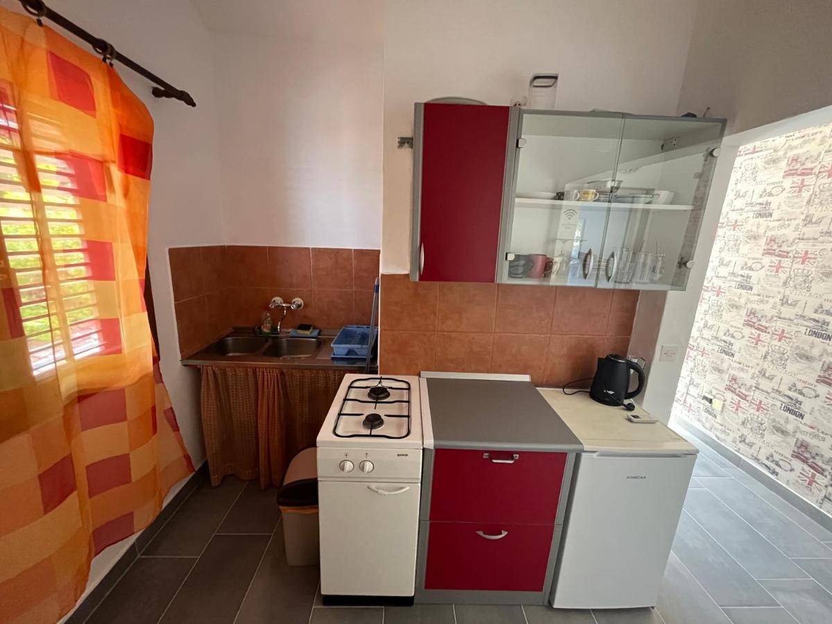 Apartments Peronja Jelsa Seafront מראה חיצוני תמונה