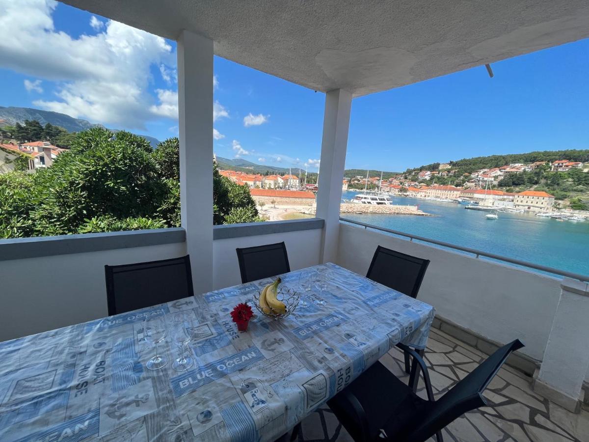 Apartments Peronja Jelsa Seafront מראה חיצוני תמונה