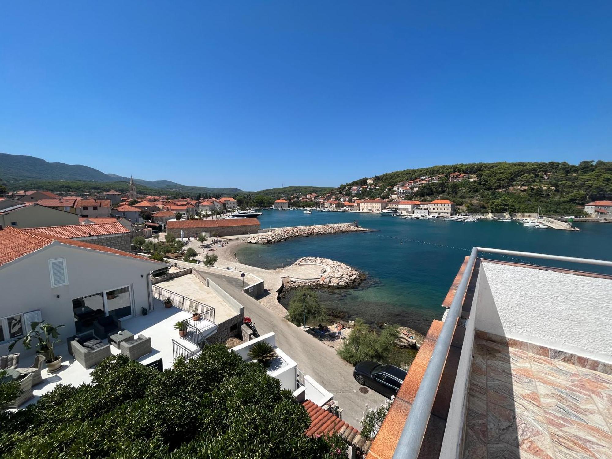 Apartments Peronja Jelsa Seafront מראה חיצוני תמונה