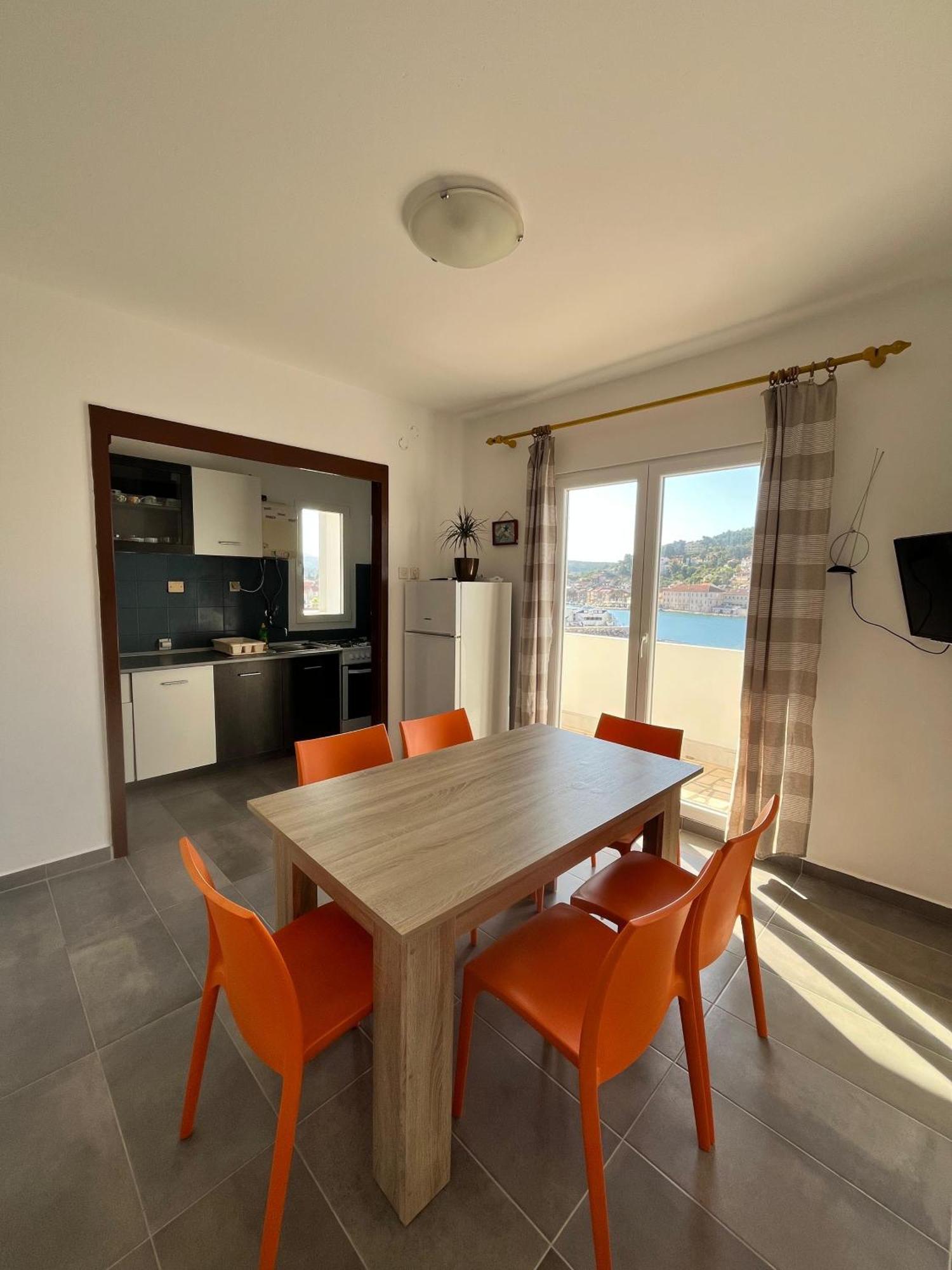 Apartments Peronja Jelsa Seafront מראה חיצוני תמונה