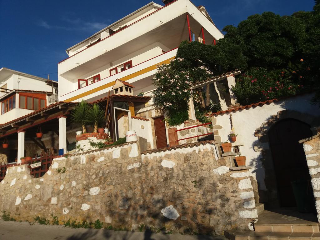 Apartments Peronja Jelsa Seafront מראה חיצוני תמונה